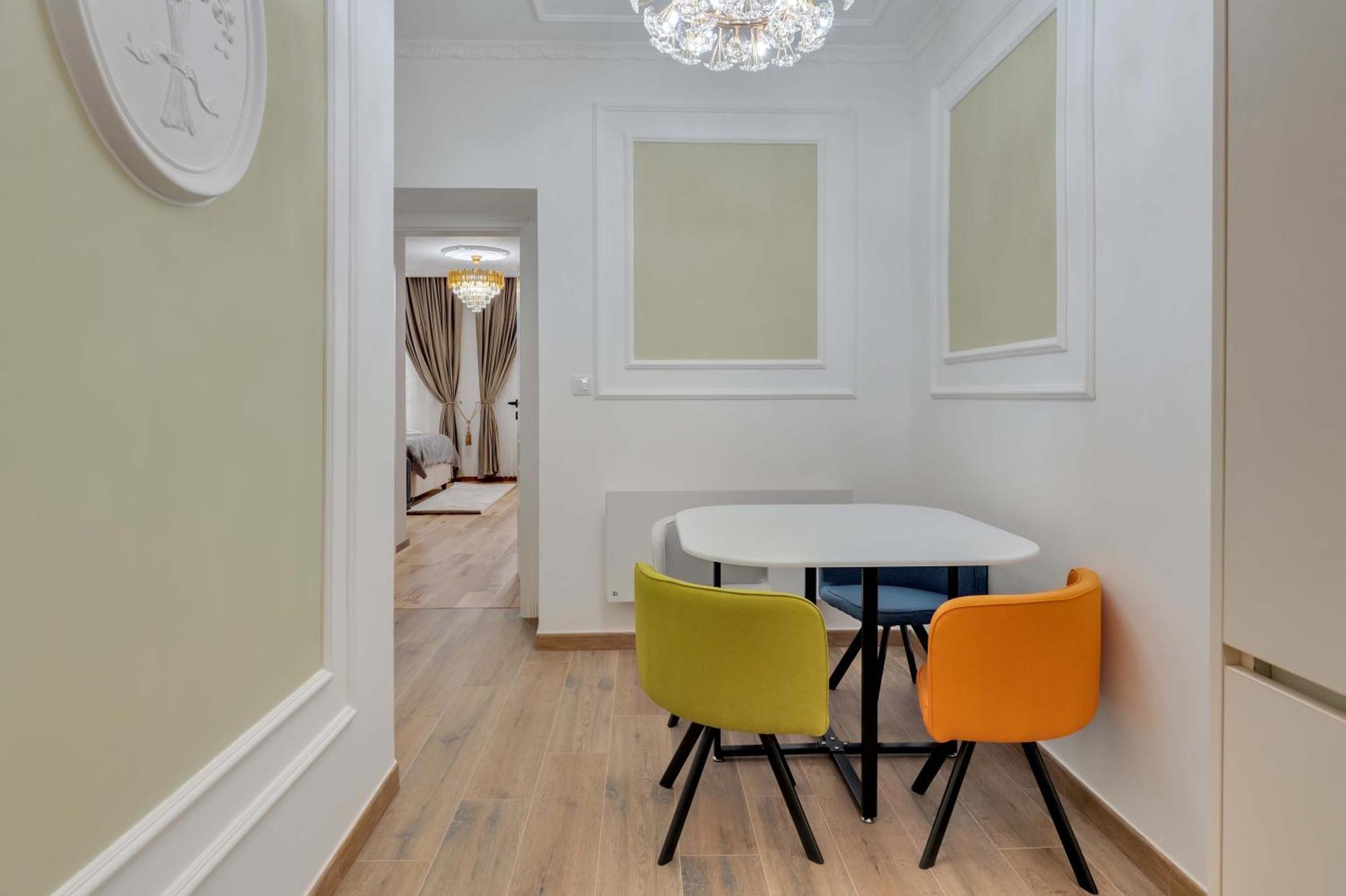 59 Bleu H Apartment Cluj Napoca Bagian luar foto